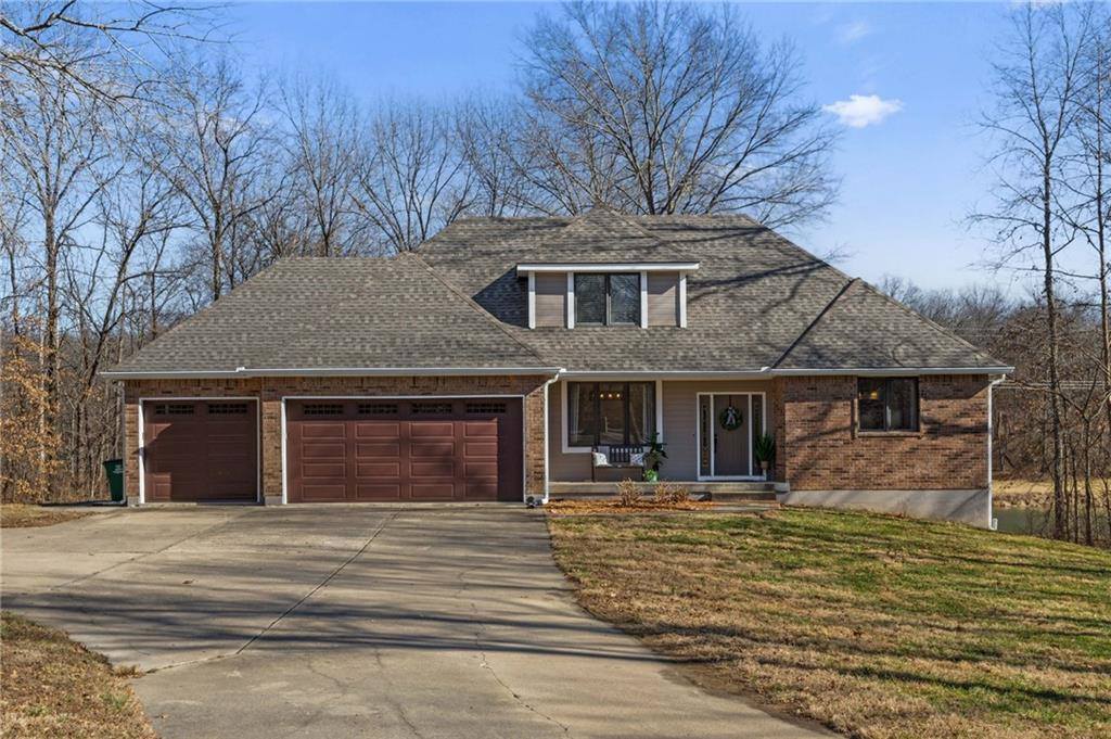 26311 South Westlake Drive, Harrisonville, MO 64701