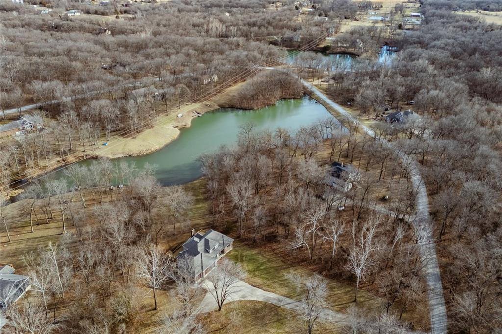 26311 South Westlake Drive, Harrisonville, MO 64701