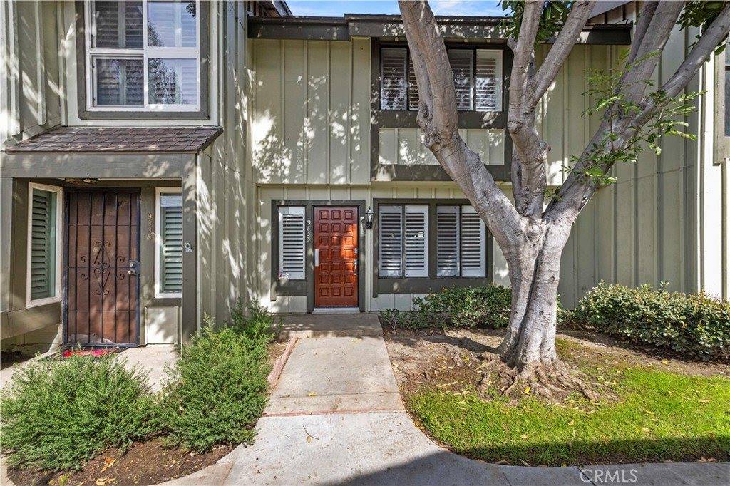 9833 Karmont, South Gate, CA 90280