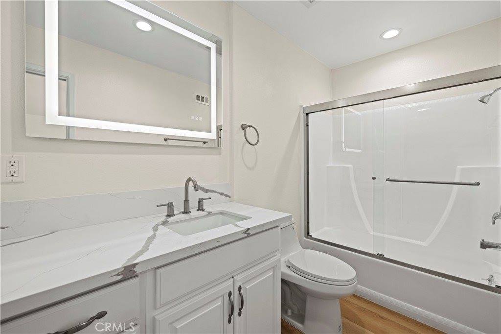 9833 Karmont, South Gate, CA 90280