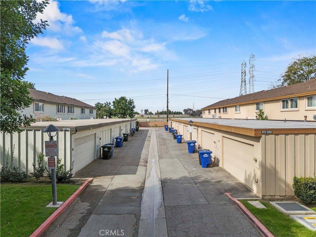 9833 Karmont, South Gate, CA 90280