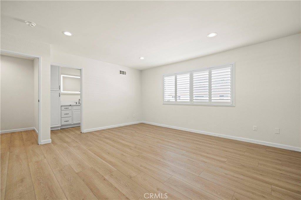 9833 Karmont, South Gate, CA 90280