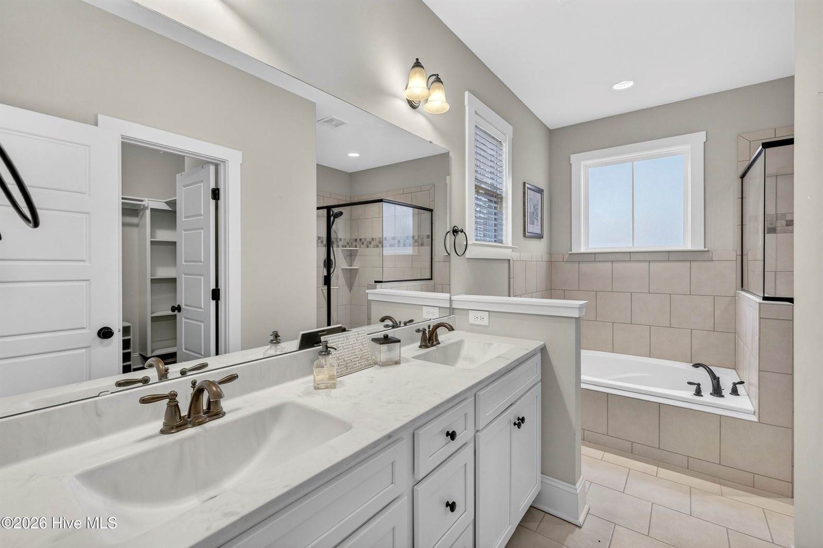 100 Yacht Basin Landing, Hampstead, NC 28443