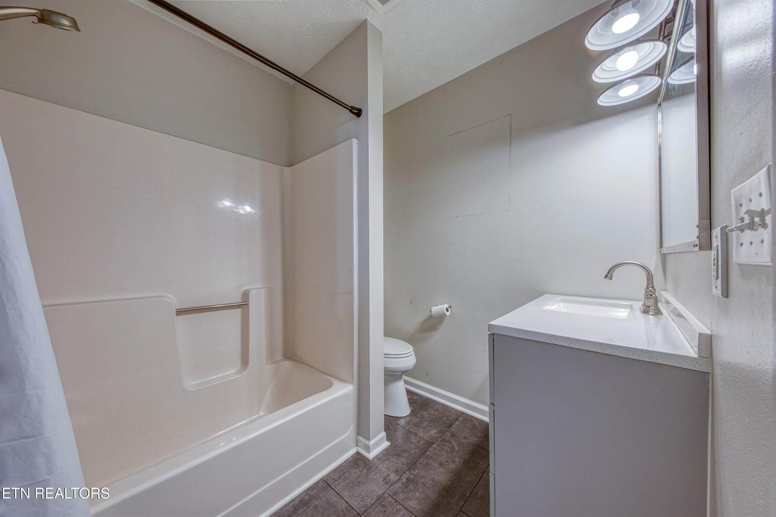 215 Jamie St, Maynardville, TN 37807