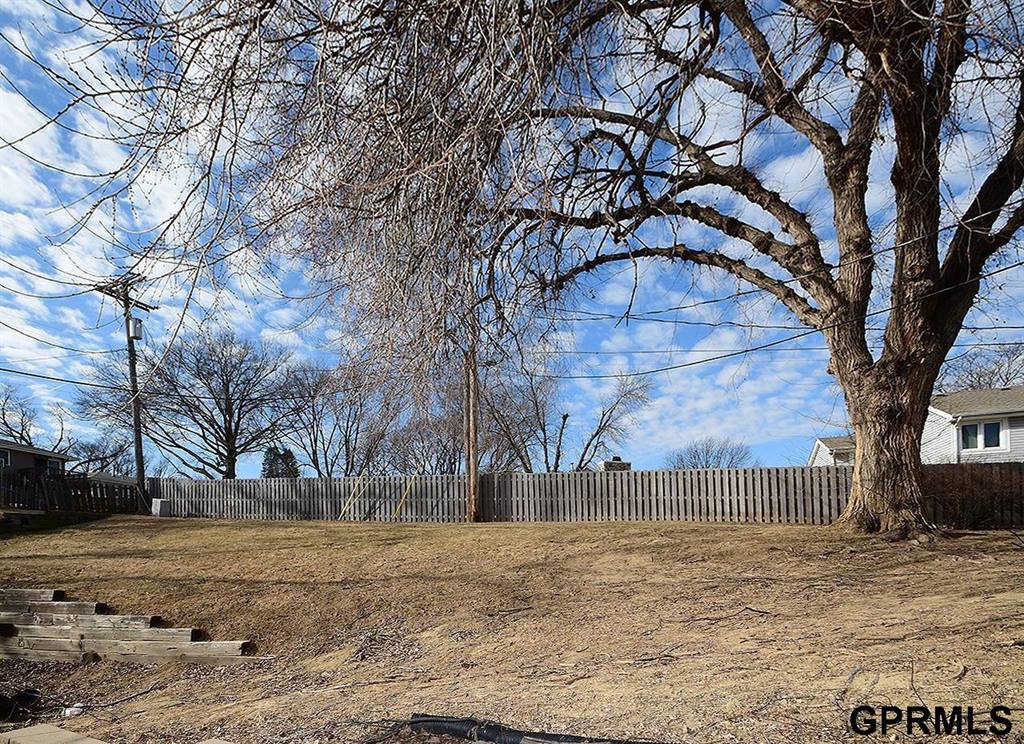 12135 Lisa Circle, Omaha, NE 68137