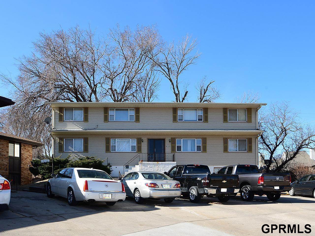 12135 Lisa Circle, Omaha, NE 68137