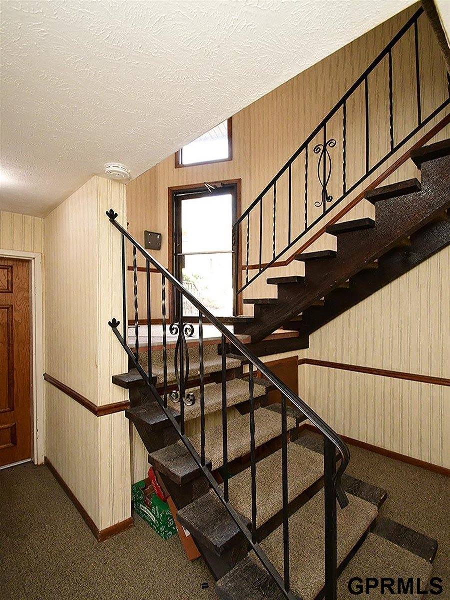 12135 Lisa Circle, Omaha, NE 68137