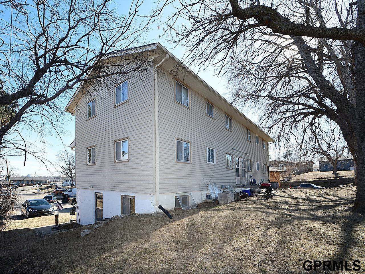 12135 Lisa Circle, Omaha, NE 68137