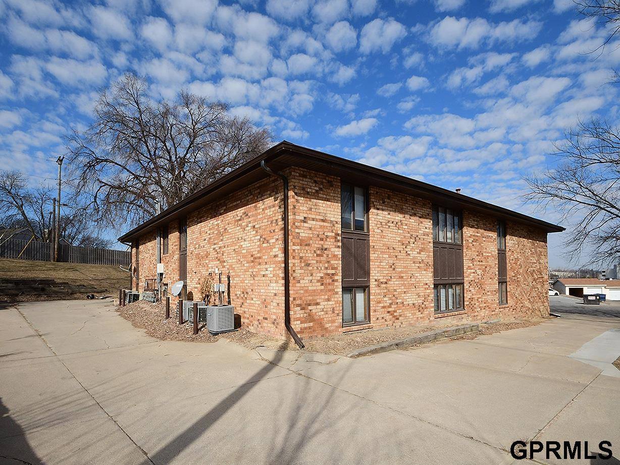 12135 Lisa Circle, Omaha, NE 68137