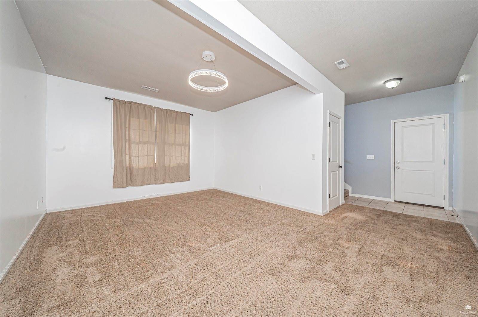 2448 Fox Sparrow, Junction City, KS 66441