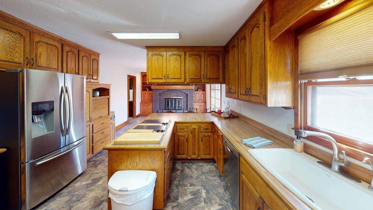 15293 SKyway Drive, Bonner Springs, KS 66012