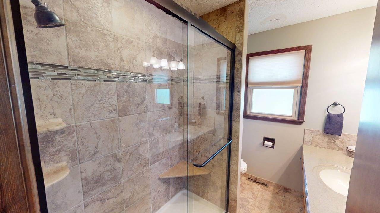 15293 SKyway Drive, Bonner Springs, KS 66012