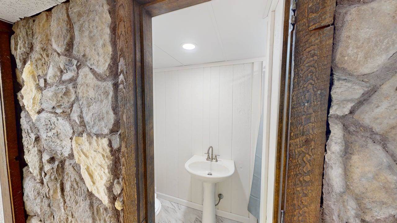 15293 SKyway Drive, Bonner Springs, KS 66012