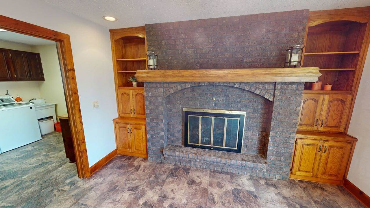 15293 SKyway Drive, Bonner Springs, KS 66012