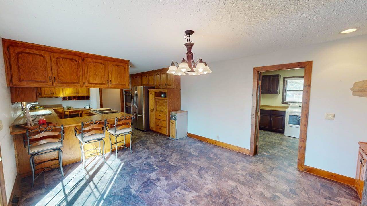 15293 SKyway Drive, Bonner Springs, KS 66012