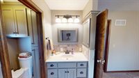 15293 SKyway Drive, Bonner Springs, KS 66012