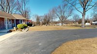 15293 SKyway Drive, Bonner Springs, KS 66012