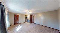 15293 SKyway Drive, Bonner Springs, KS 66012