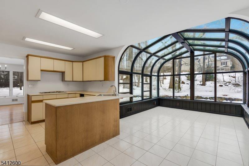 10 Blazier Road, Warren Township, NJ 07059