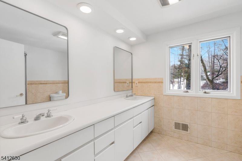 10 Blazier Road, Warren Township, NJ 07059