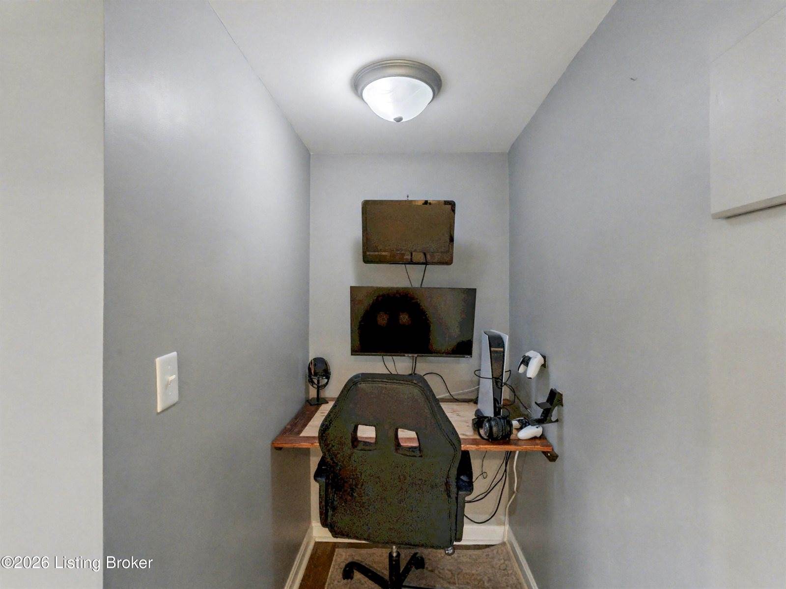 3614 Sudbury Ln, Louisville, KY 40220