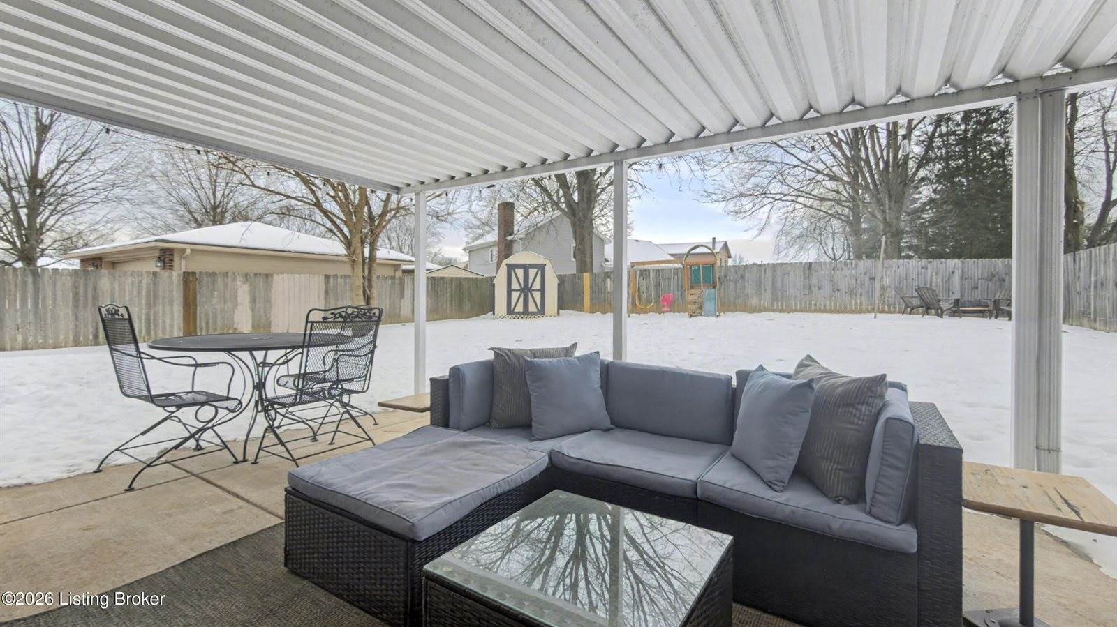 3614 Sudbury Ln, Louisville, KY 40220