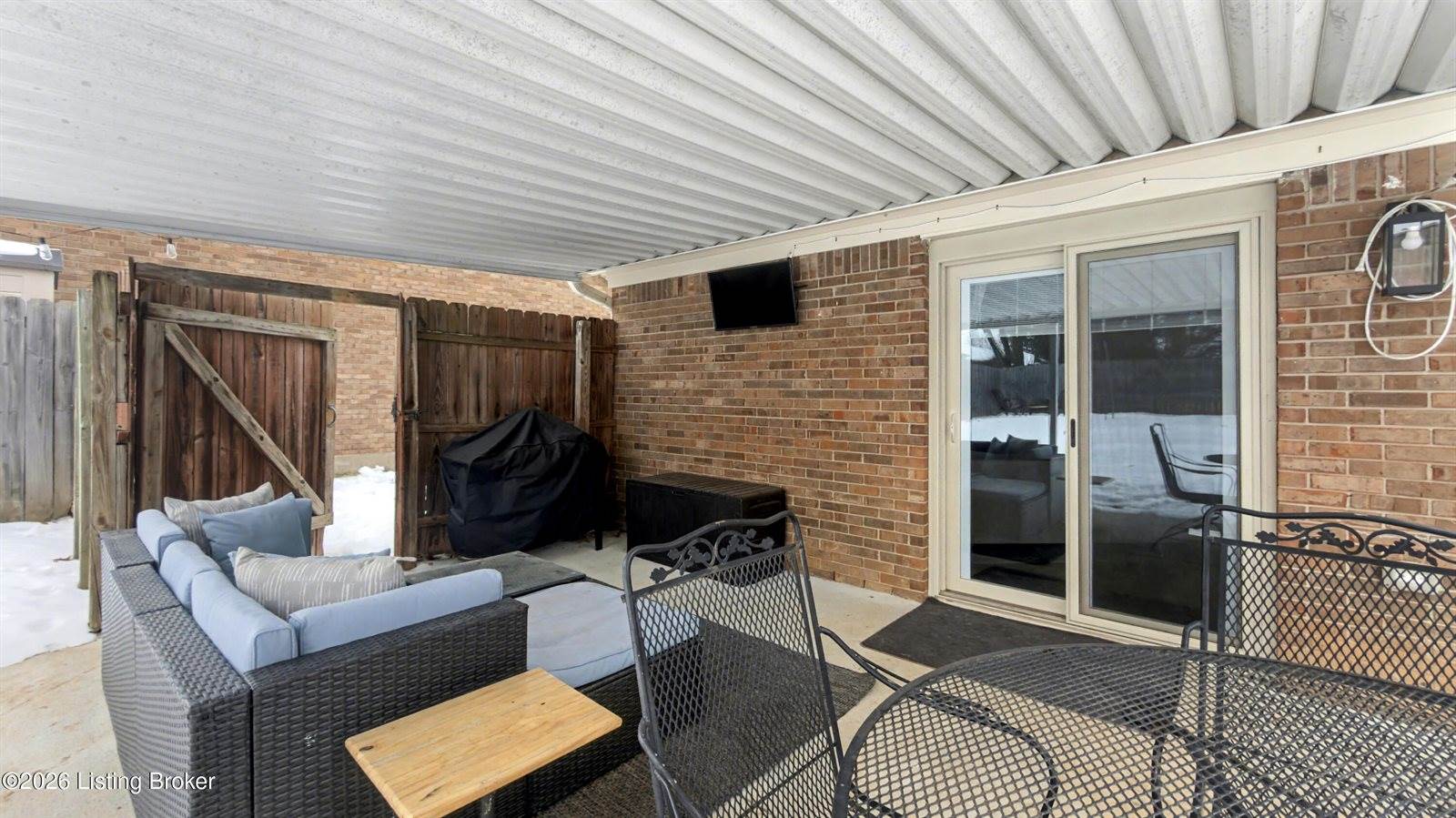 3614 Sudbury Ln, Louisville, KY 40220