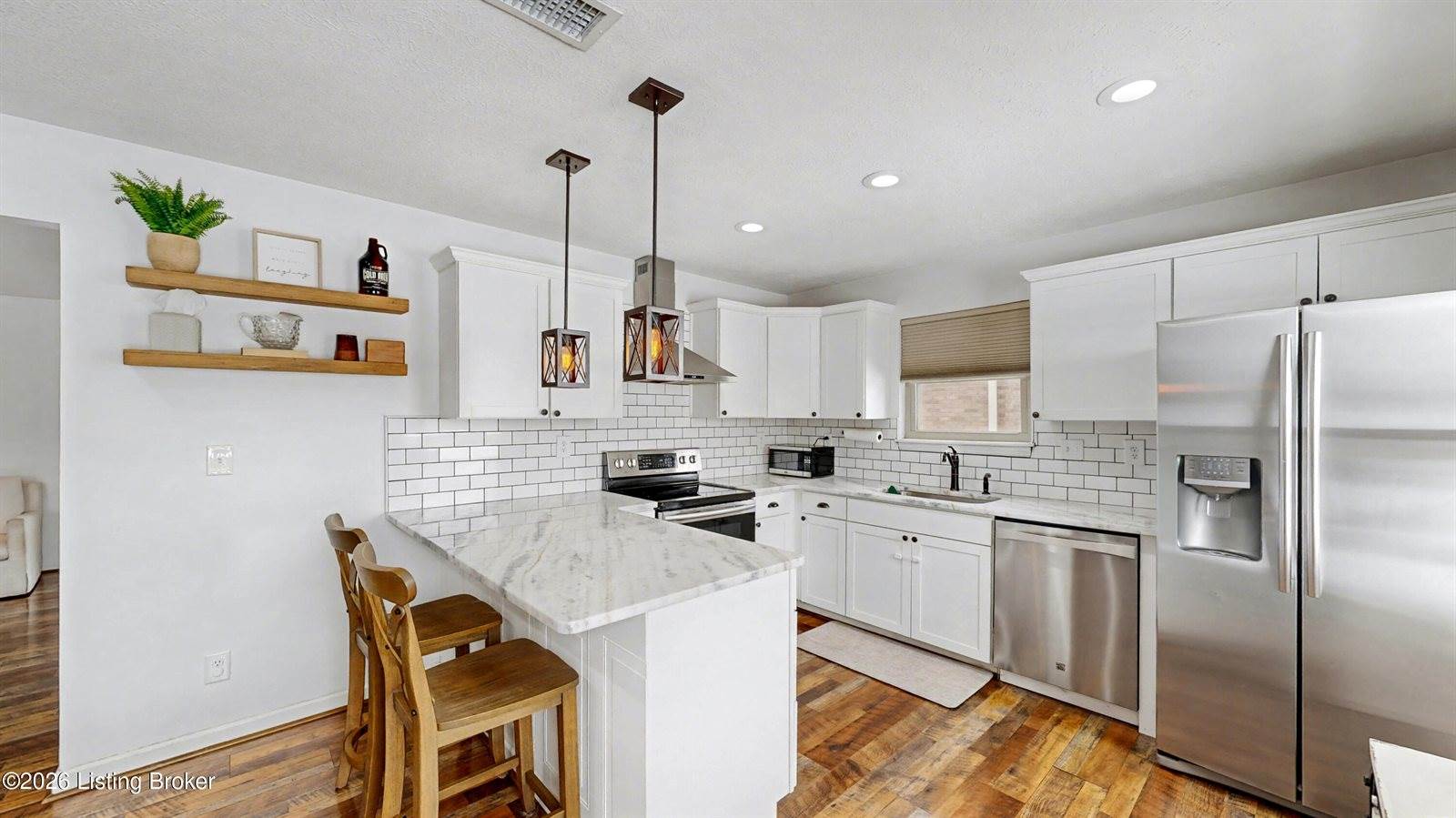 3614 Sudbury Ln, Louisville, KY 40220