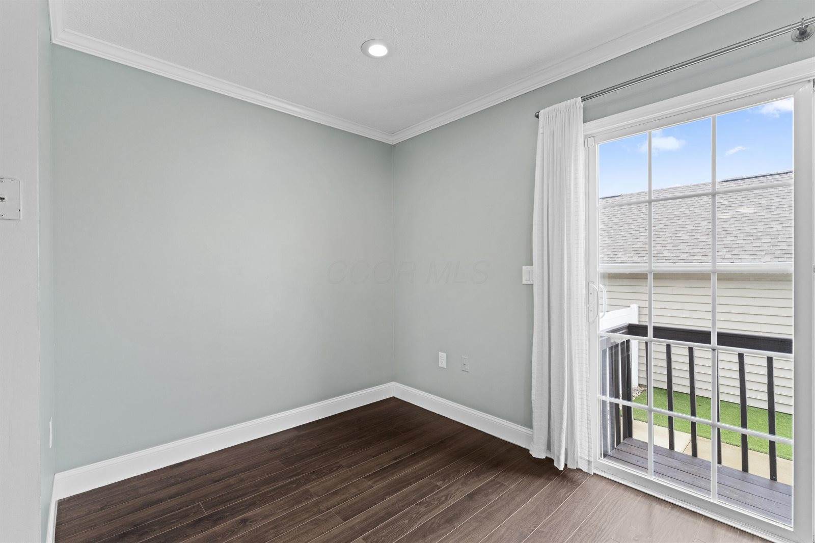 5328 Rustic Falls Drive, Dublin, OH 43016