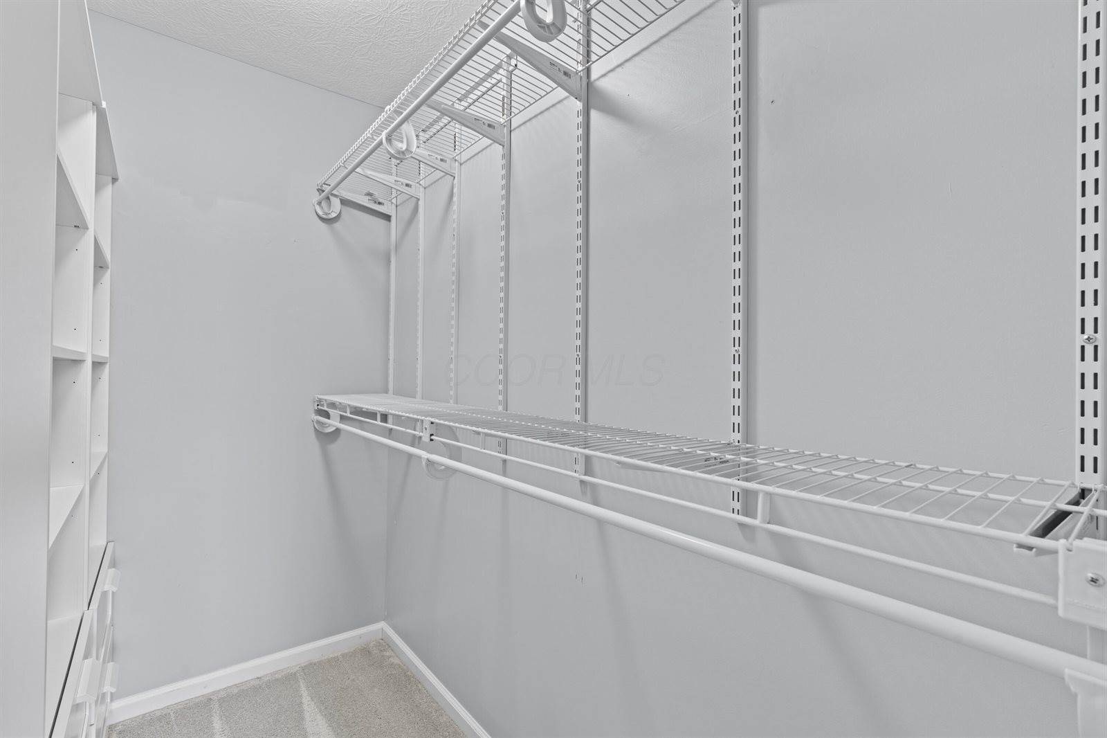 5328 Rustic Falls Drive, Dublin, OH 43016