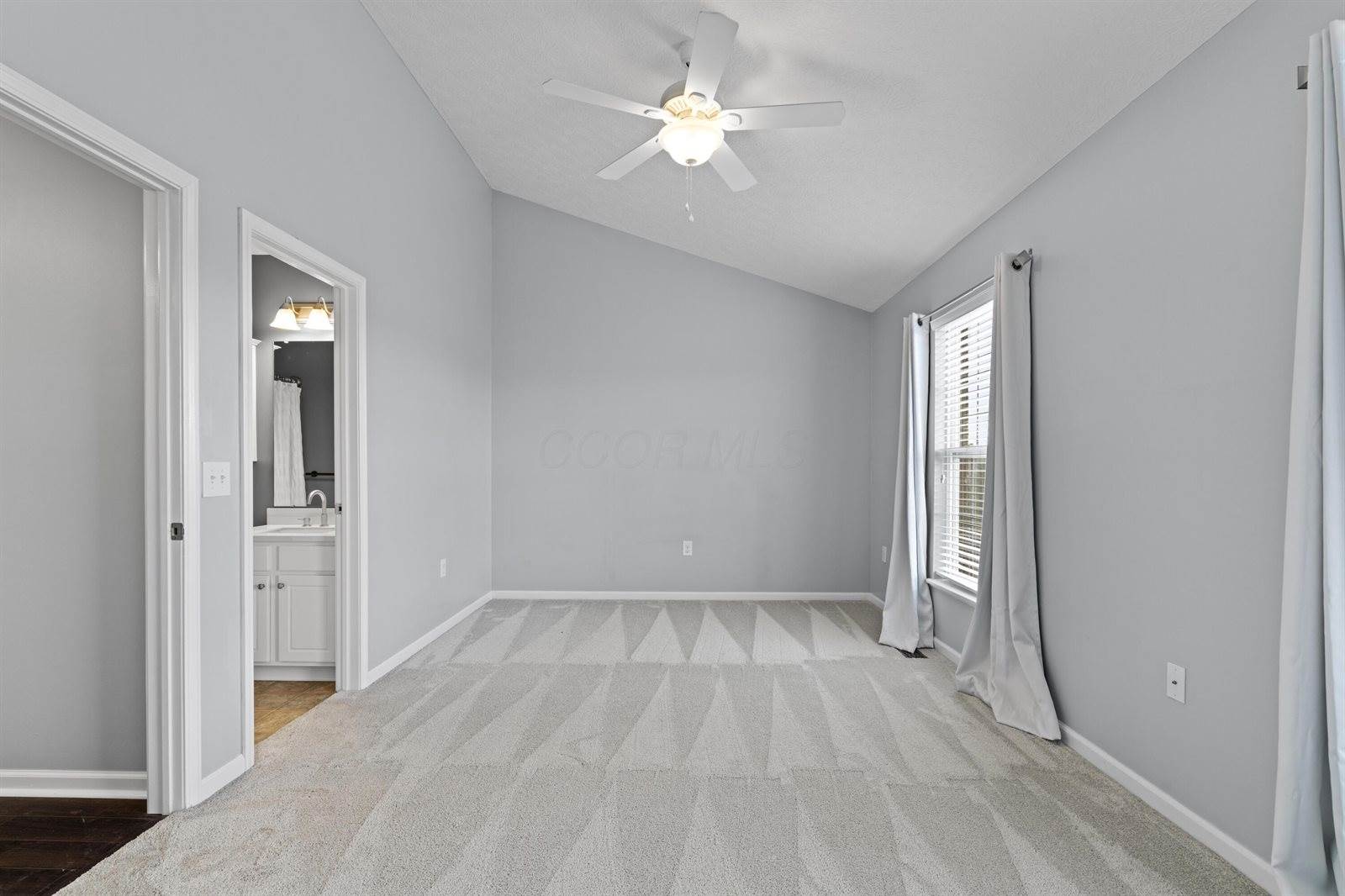 5328 Rustic Falls Drive, Dublin, OH 43016