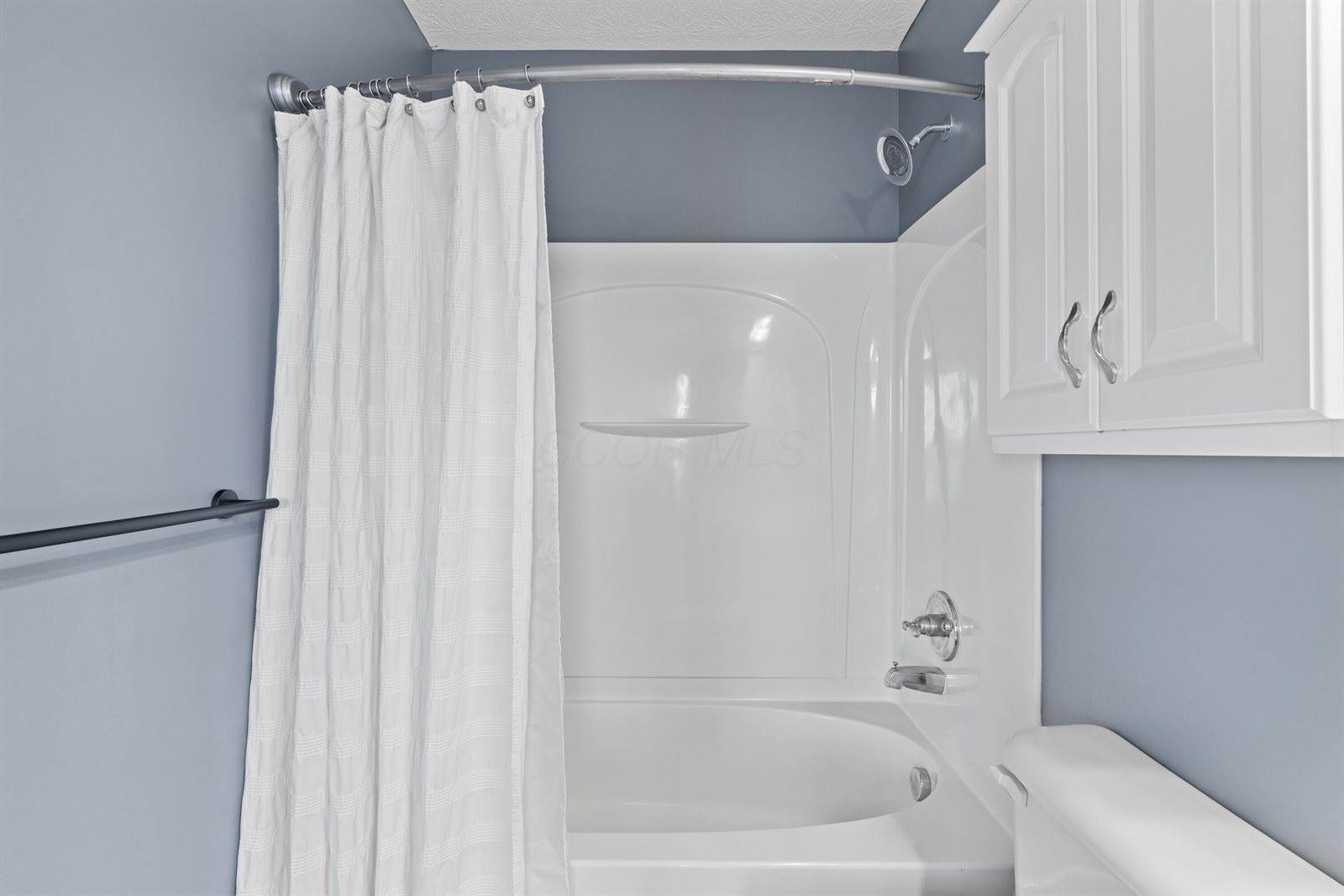 5328 Rustic Falls Drive, Dublin, OH 43016