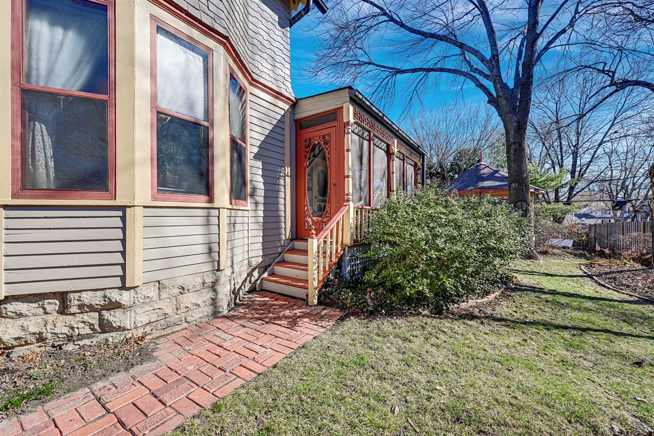 401 S. Harrison, Olathe, KS 66061