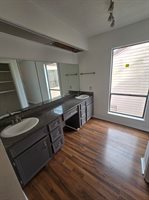 1746 Cloister Dr, Crosby, TX 77532