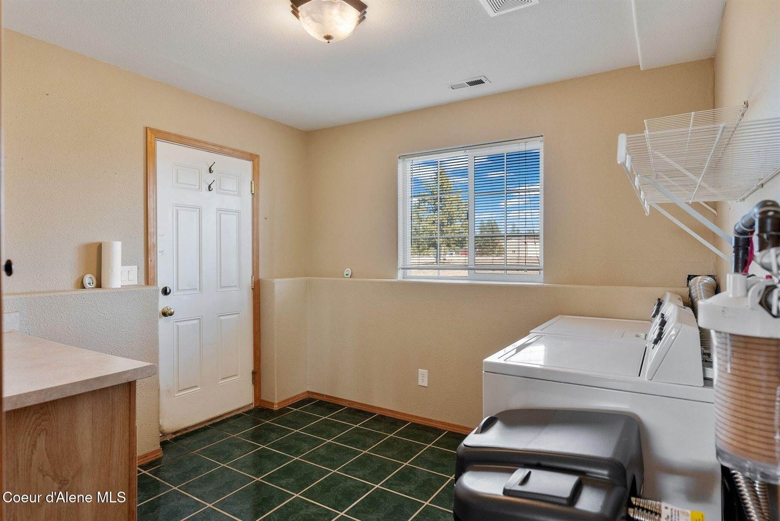 2996 East Briar Ct, Athol, ID 83801