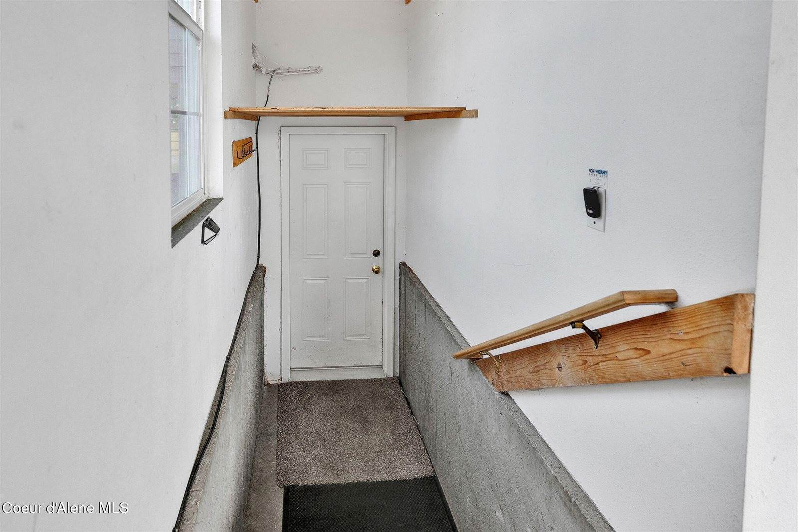 2996 East Briar Ct, Athol, ID 83801