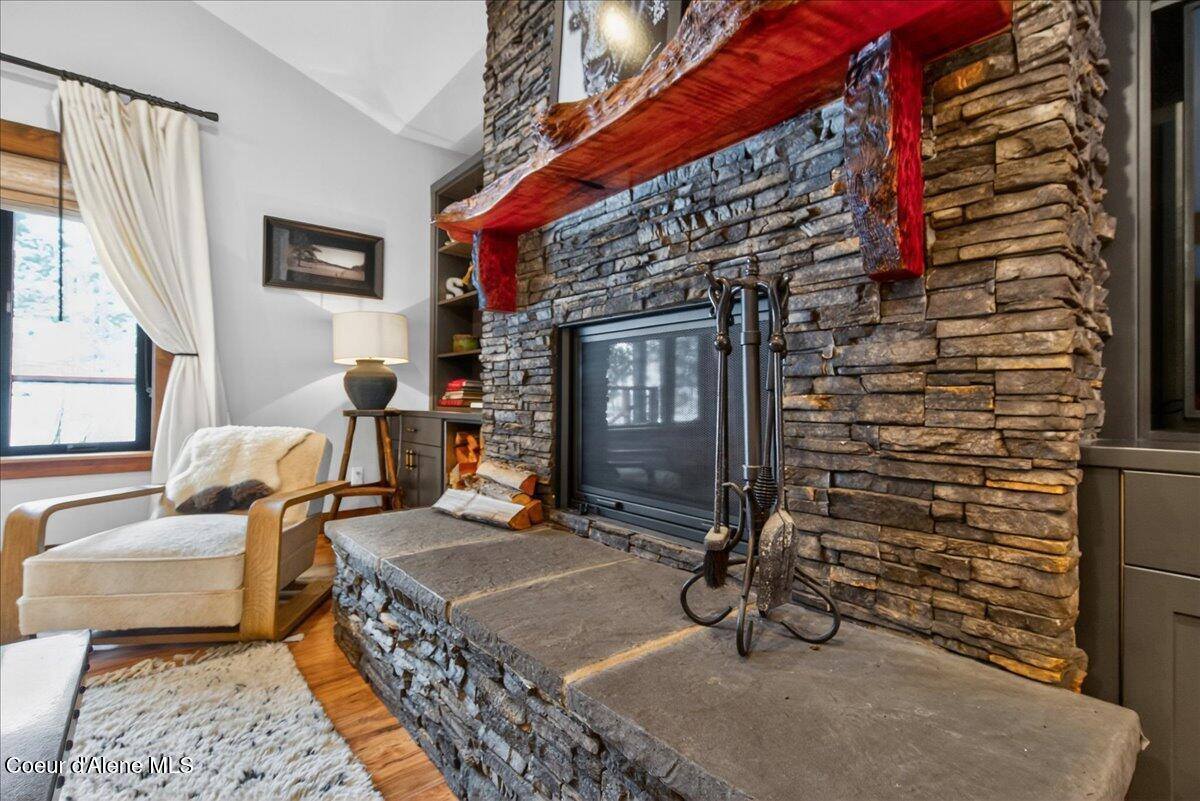 505 Chippewa Trl, Sagle, ID 83860