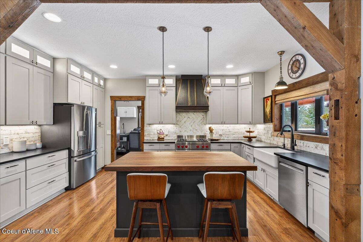 505 Chippewa Trl, Sagle, ID 83860