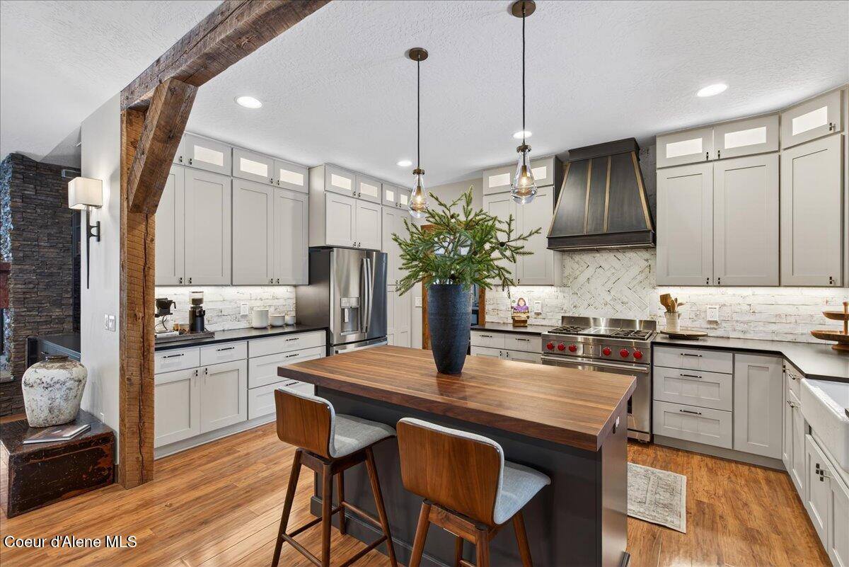 505 Chippewa Trl, Sagle, ID 83860