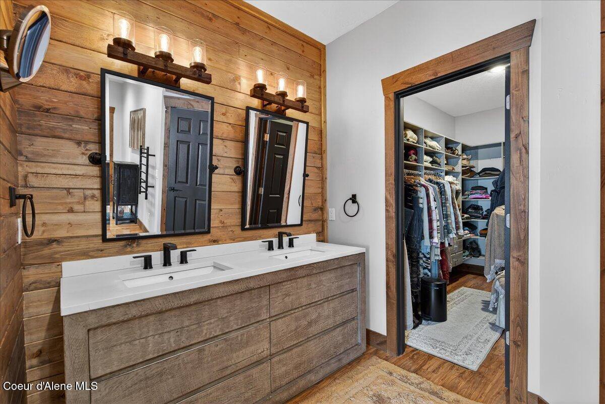 505 Chippewa Trl, Sagle, ID 83860