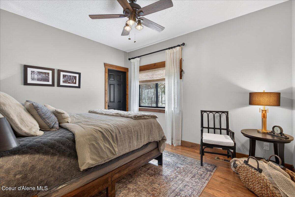 505 Chippewa Trl, Sagle, ID 83860