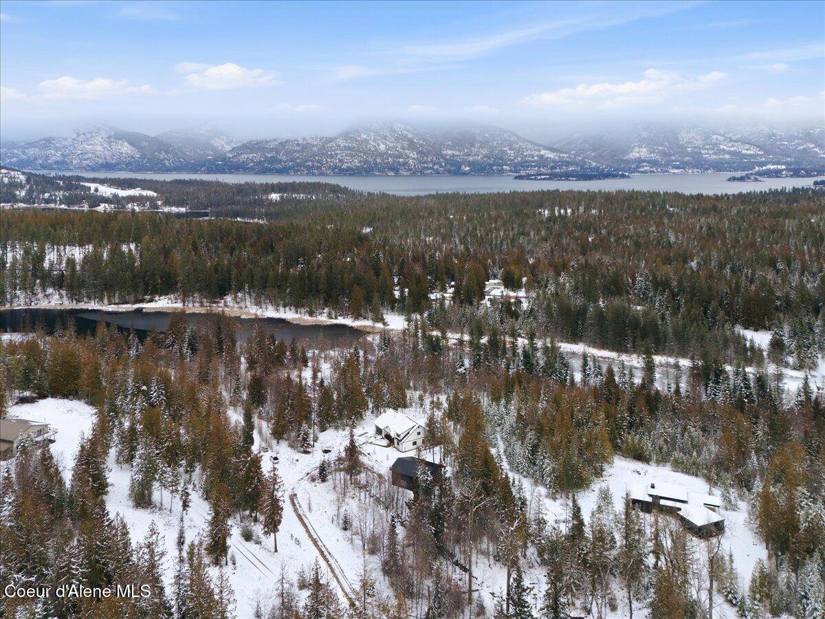 505 Chippewa Trl, Sagle, ID 83860