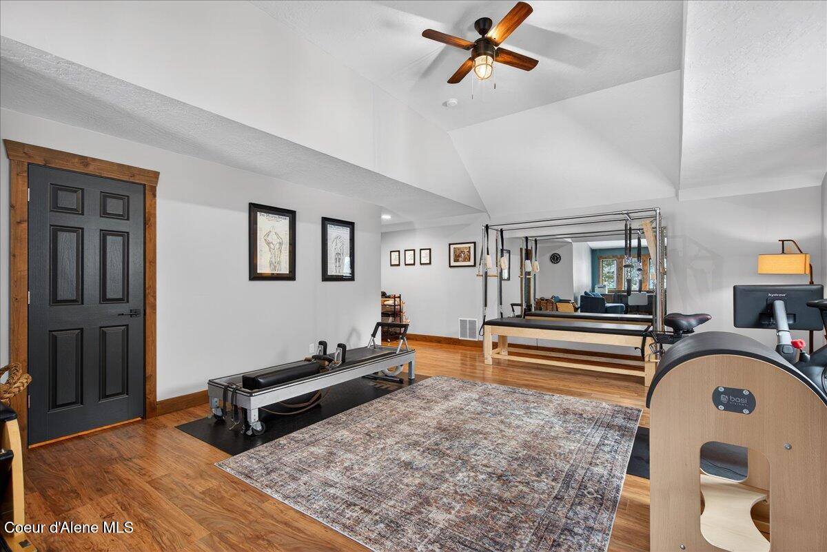 505 Chippewa Trl, Sagle, ID 83860