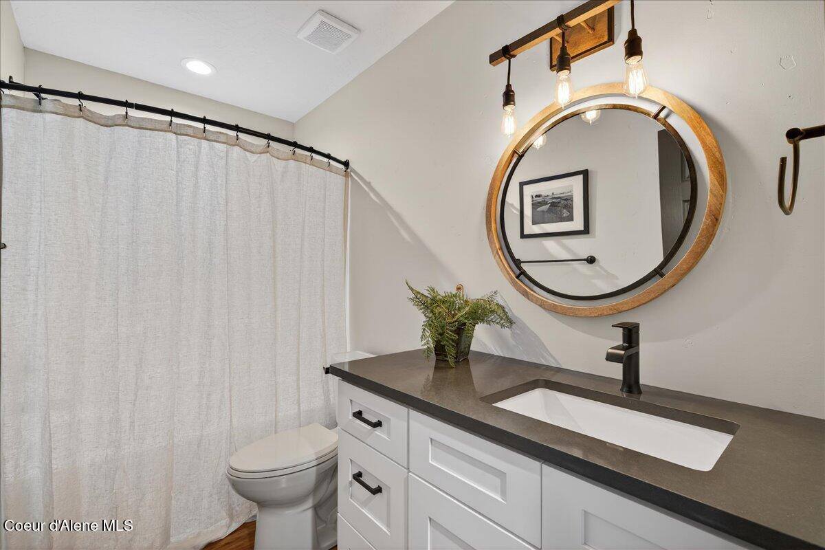 505 Chippewa Trl, Sagle, ID 83860