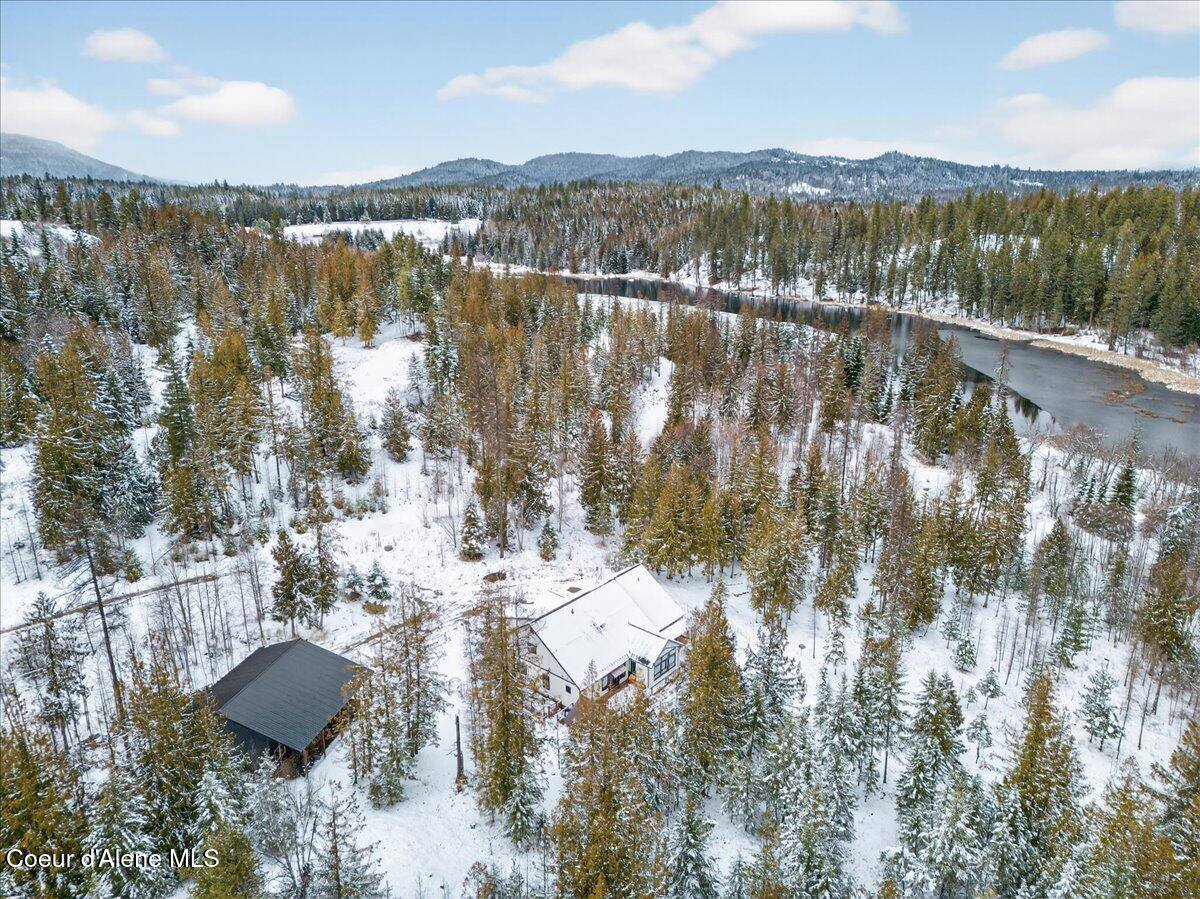 505 Chippewa Trl, Sagle, ID 83860