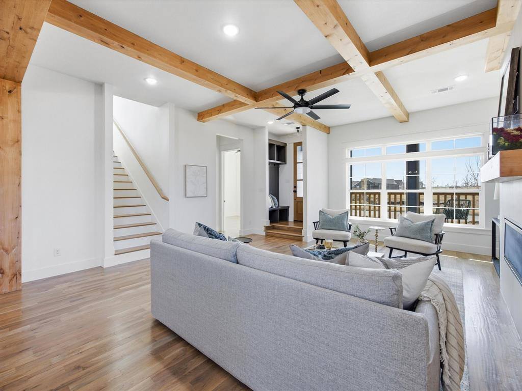 305 Dylan Way, Midlothian, TX 76065