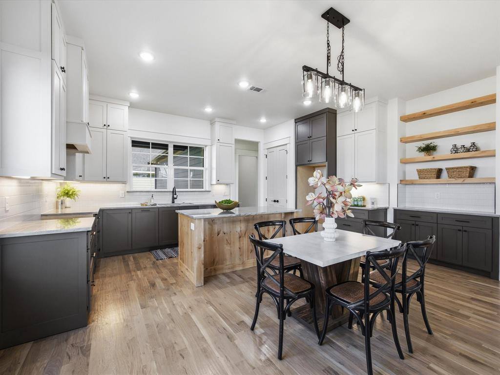 305 Dylan Way, Midlothian, TX 76065