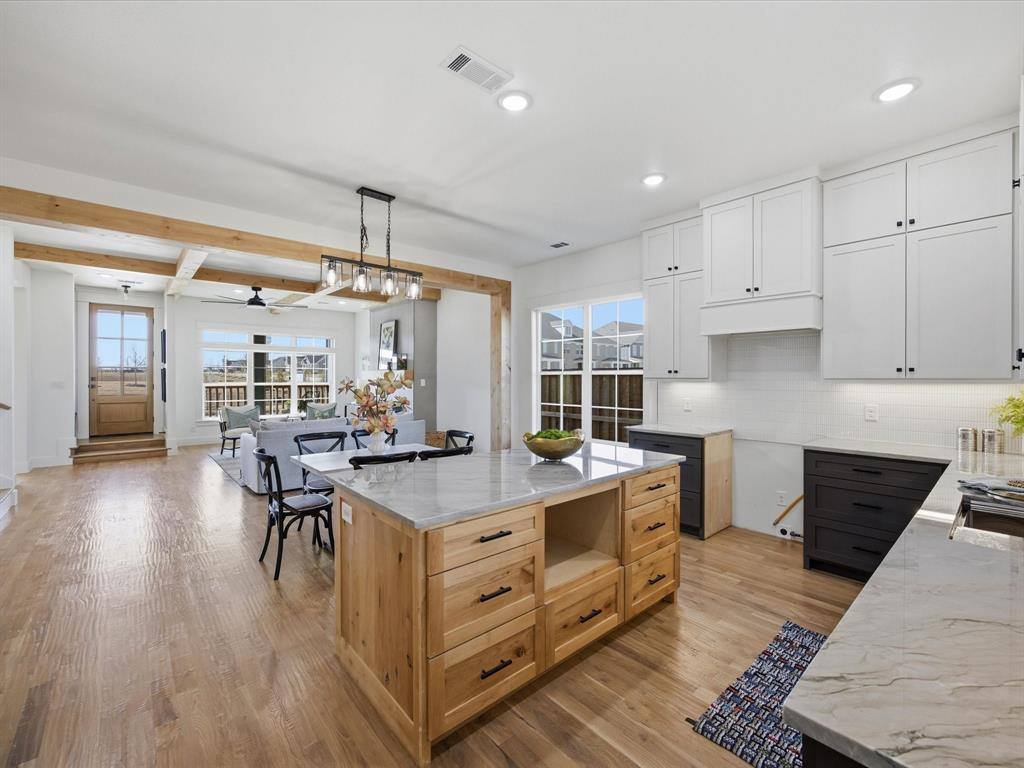 305 Dylan Way, Midlothian, TX 76065