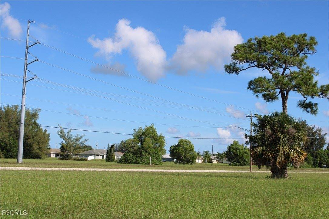 1719 Santa Barbara Boulevard North, Cape Coral, FL 33993