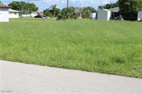 1117 NE 8th Terrace, Cape Coral, FL 33909